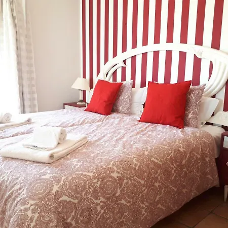 Golfinho Guest house Lagos