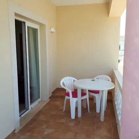 Golfinho Guest house *