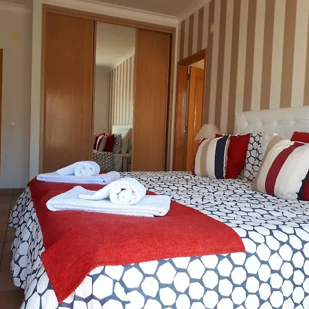 Golfinho Guest house *