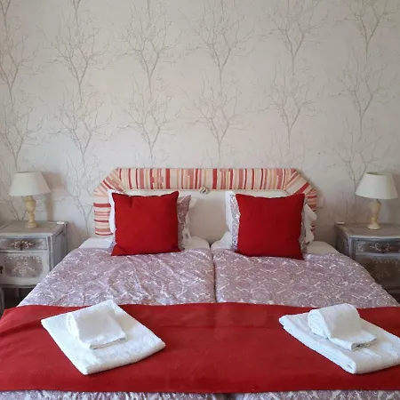 Golfinho Guest house *